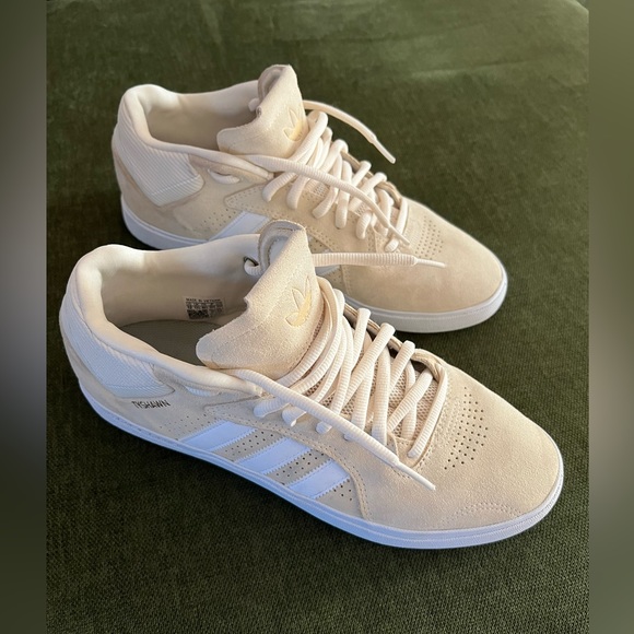Adidas | Tyshawn Mid Off-White skate shoes - Picture 3 of 14